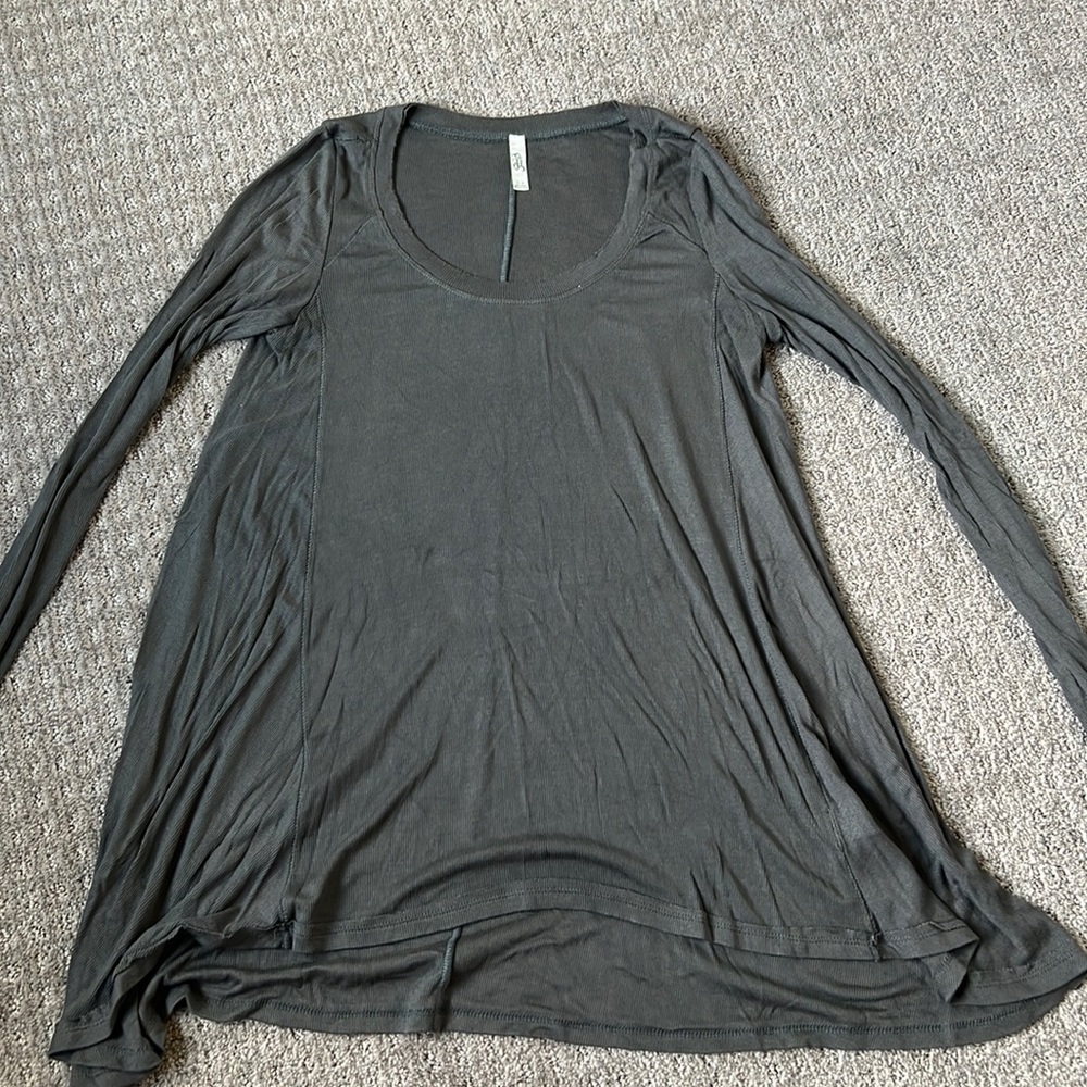 Free People Long Sleeve Flowy Ribbed Shirt.
